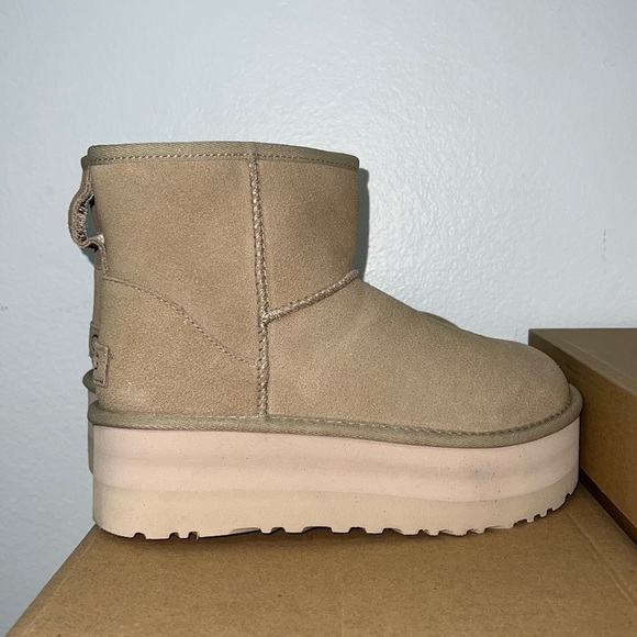 UGG CLASSIC MINI PLATFORM - Picture 1 of 7
